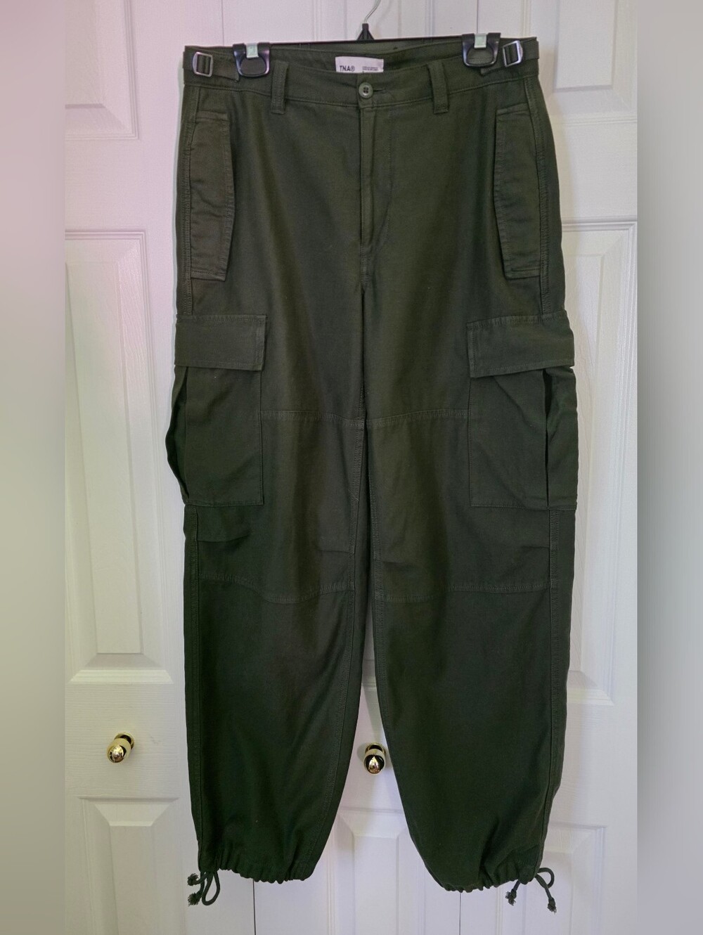 Aritzia TNA Olive Supply Cargo Pants for Woman 8 - Picture 3 of 10